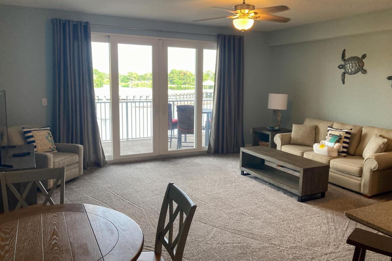 Apartment Laketown Wharf 136 *